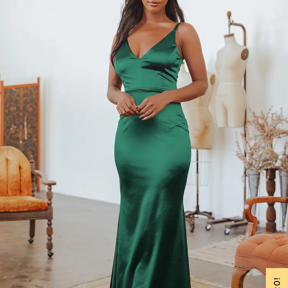 NWT Lulu’s green satin dress size small